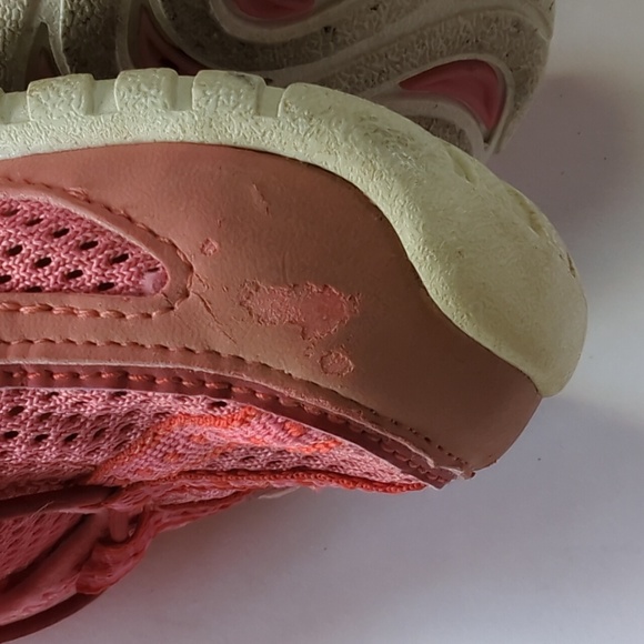 Lands' End, salmon colored water shoe/ sneaker. Size 8 - Picture 8 of 8